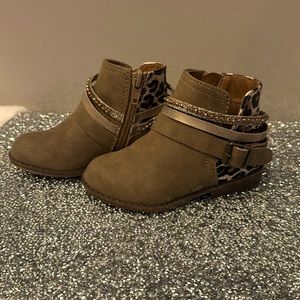 New Toddler size 6 boots